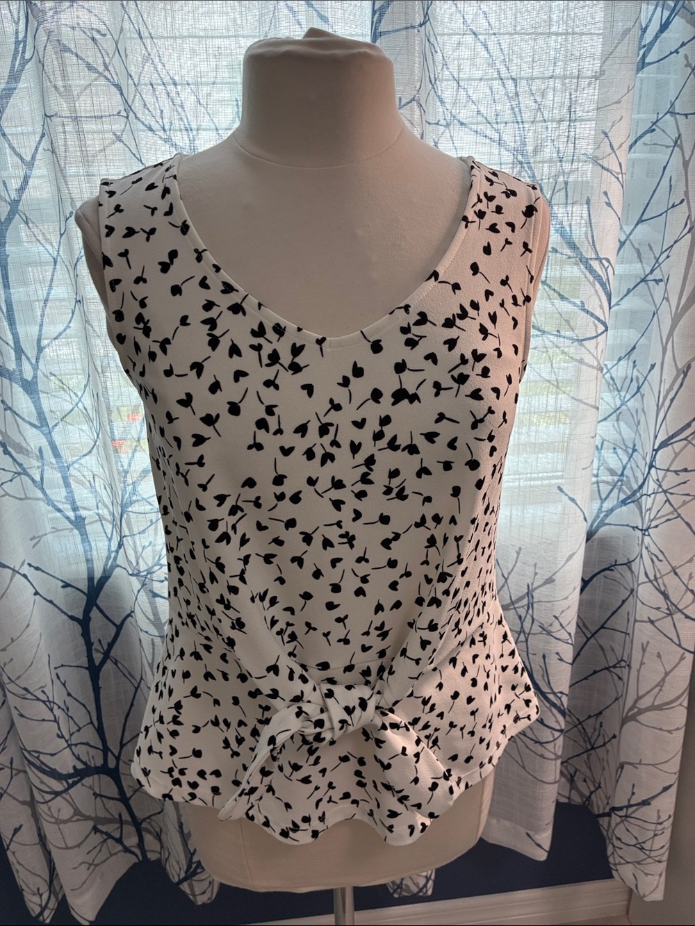 Talbots Sleeveless White Floral Tie-Hem Top